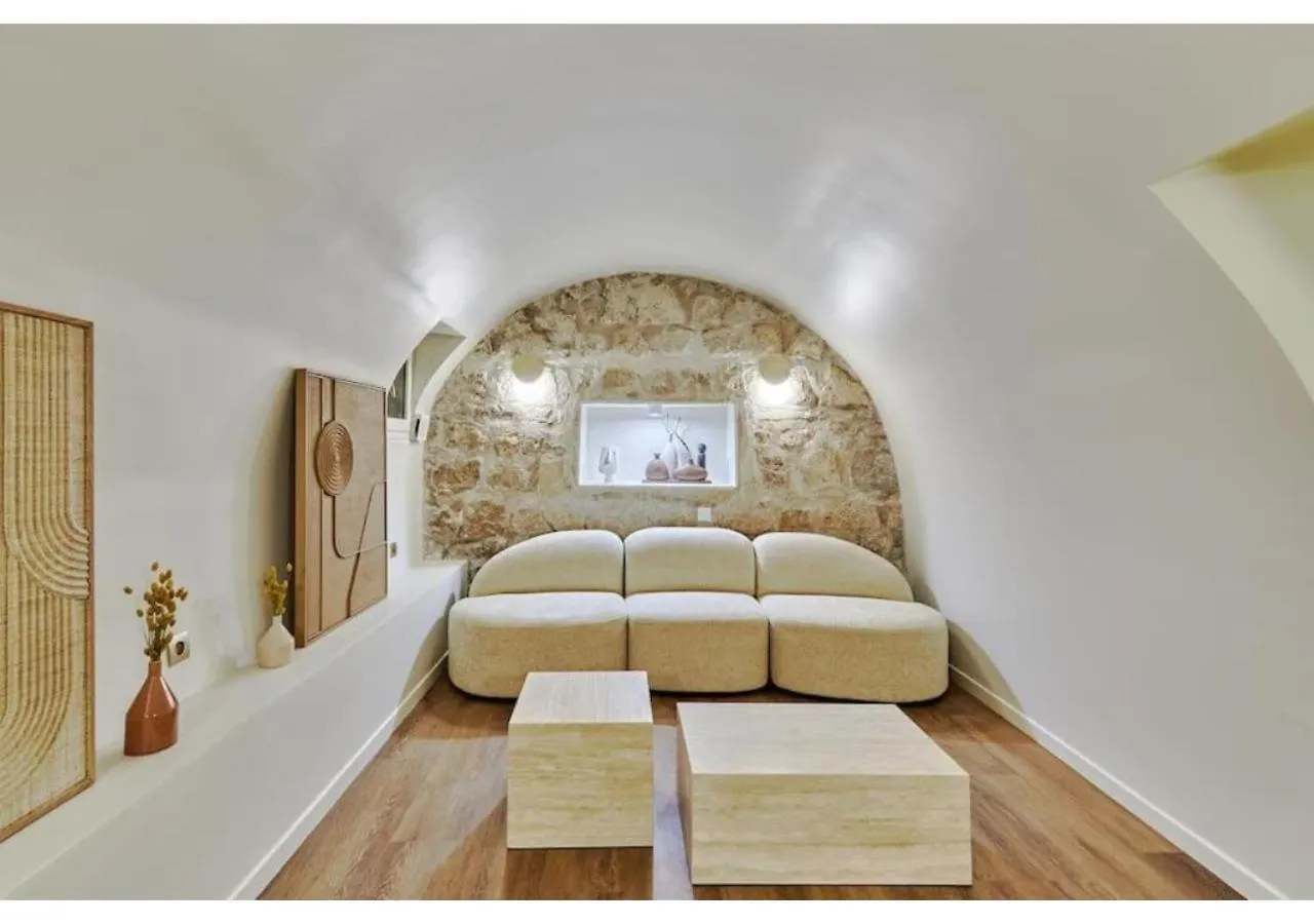 Apartment Le Marais Place Des Vosges By Studio Prestige Parijs
