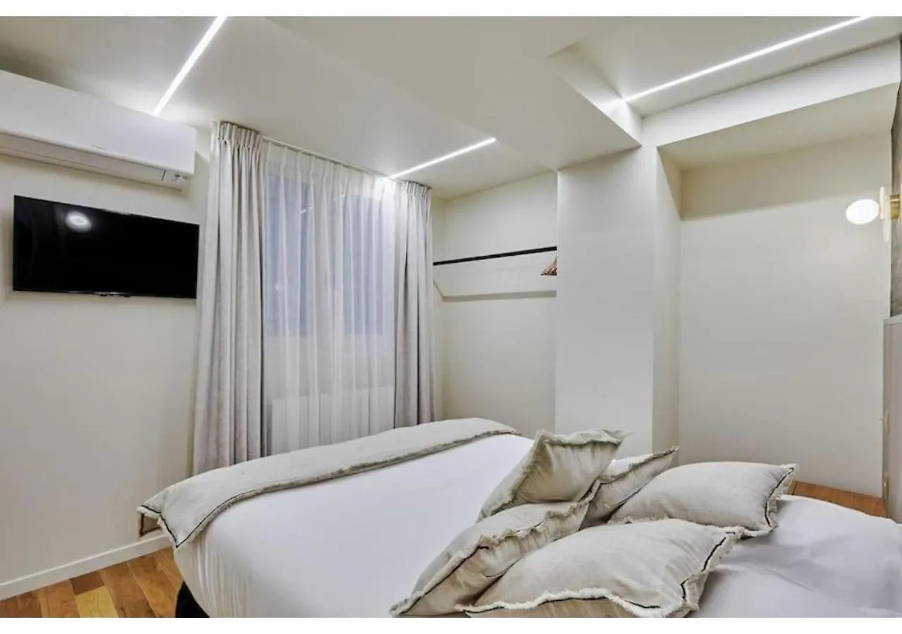 Apartment Le Marais Place Des Vosges By Studio Prestige Paris 0*,