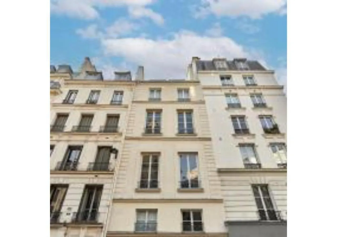 Apartment Le Marais Place Des Vosges By Studio Prestige Paris France